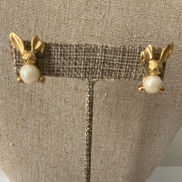 VTG 90’s AVON BUNNY EARRINGS and PIN SET - Picture 4 of 5